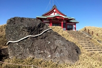 箱根元宮の馬降石
