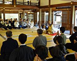 円覚寺の坐禅体験