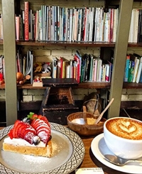 Cafe Bibliotic Hello!