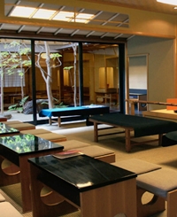 鶴屋吉信